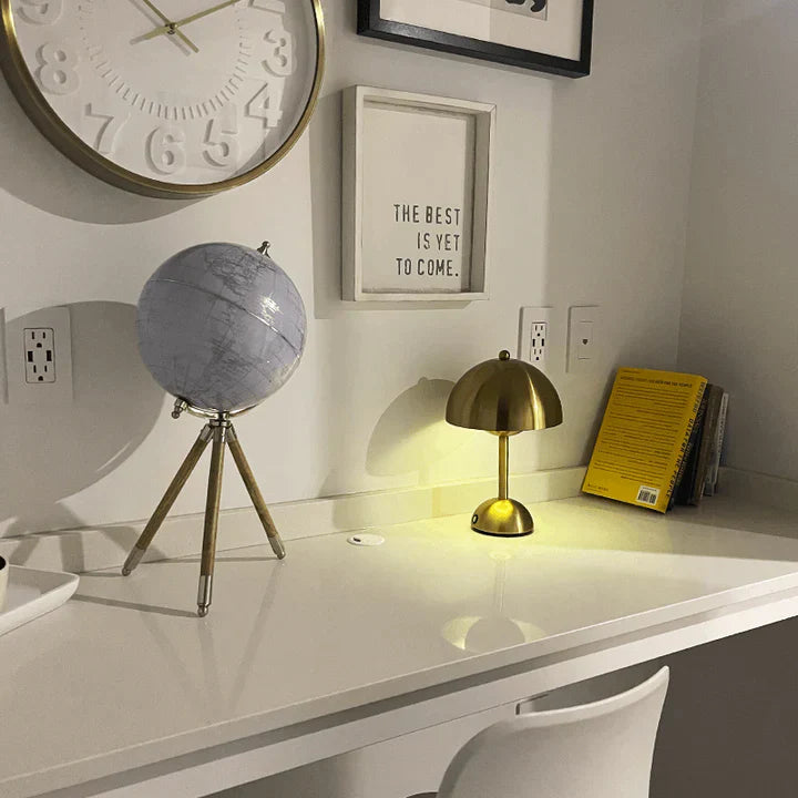 BowLift | Modern table lamp
