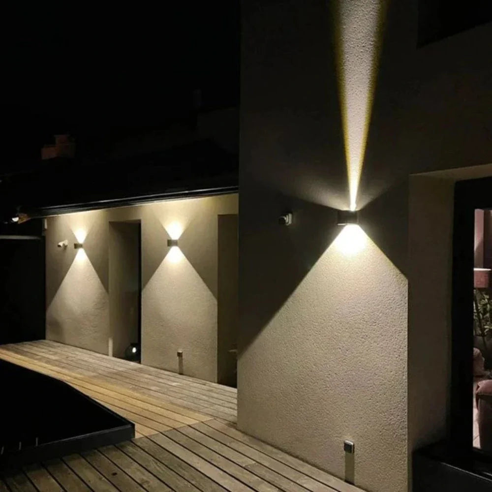 BowLift | Modern Black Aluminium Wall Light