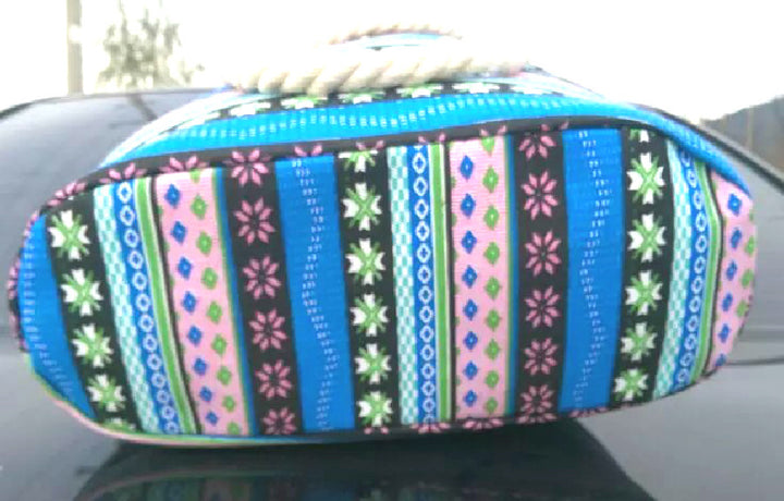 Trendy Shoulder Bag with Colorful Pattern Bowlift