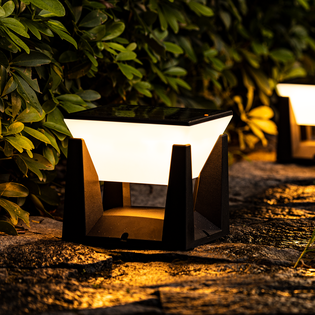 BowLift | SolarPath Outdoor Light