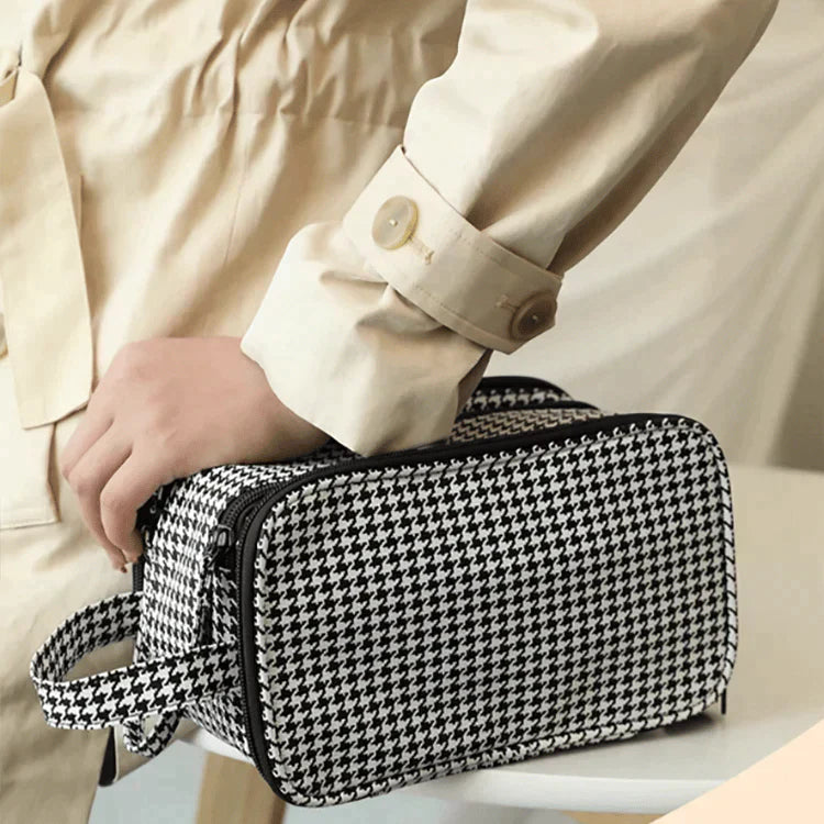 Portable cosmetics bag with large capacity | Bowlift