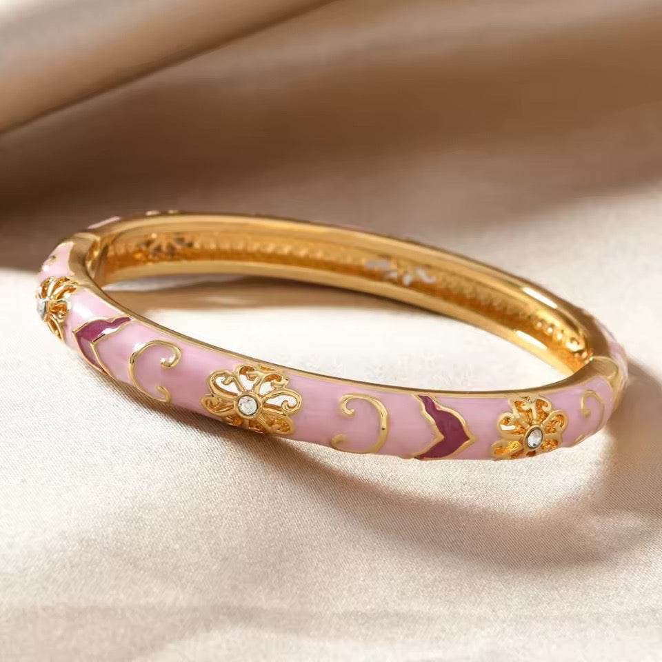 BowLift | 4pc Floral Accented Bangle Stack
