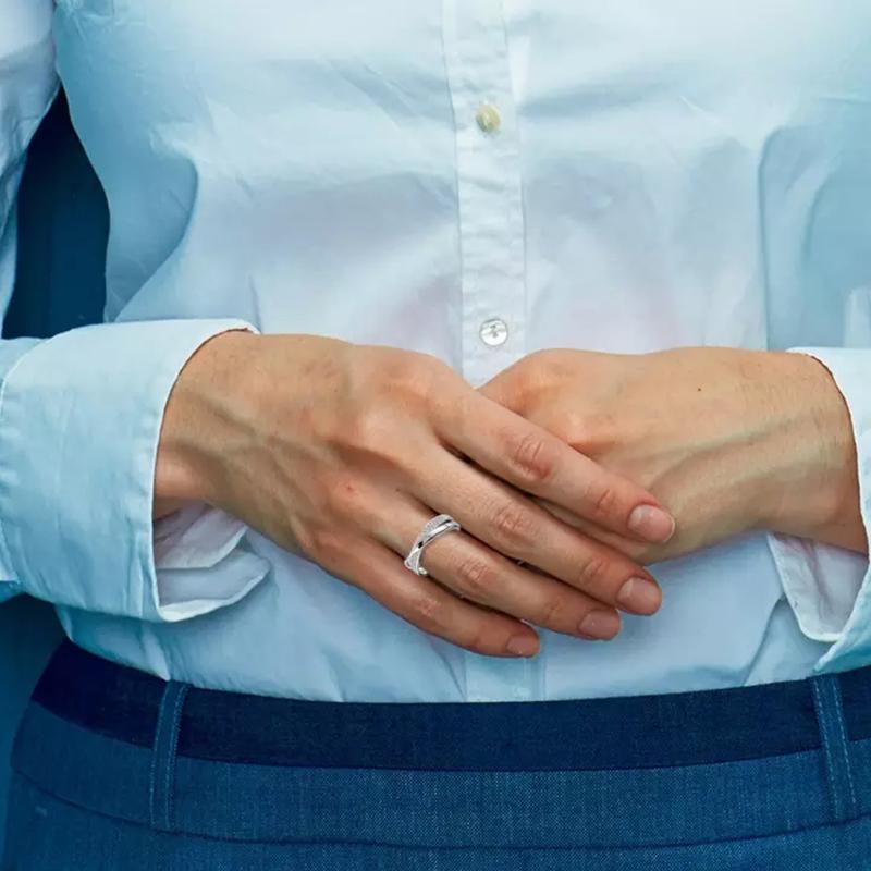 BowLift | X Shape Cross Ring for Women