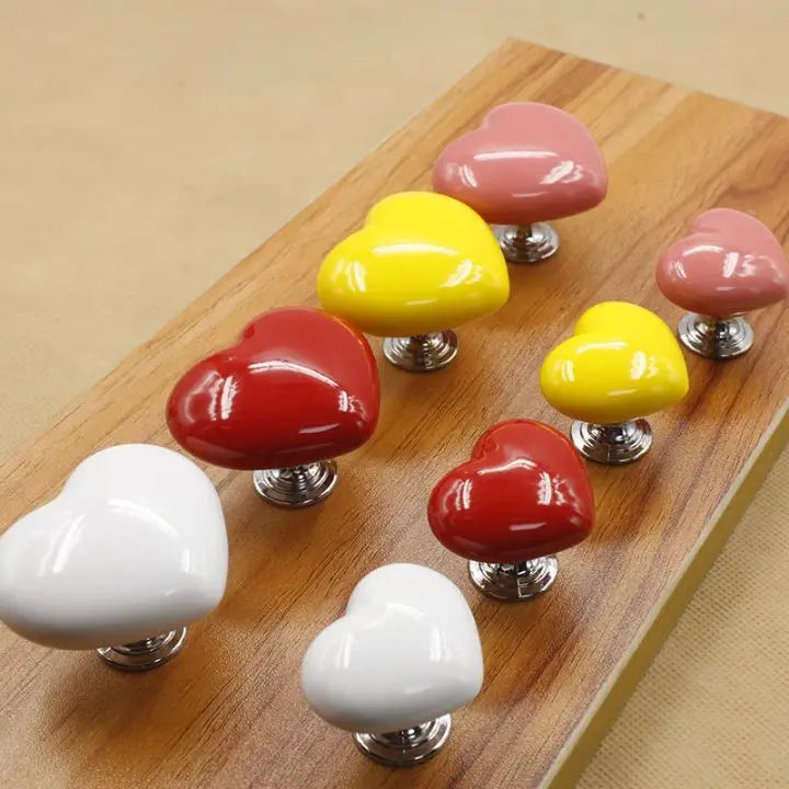 BowLift | 2+2 | Heart-shaped toilet flush button