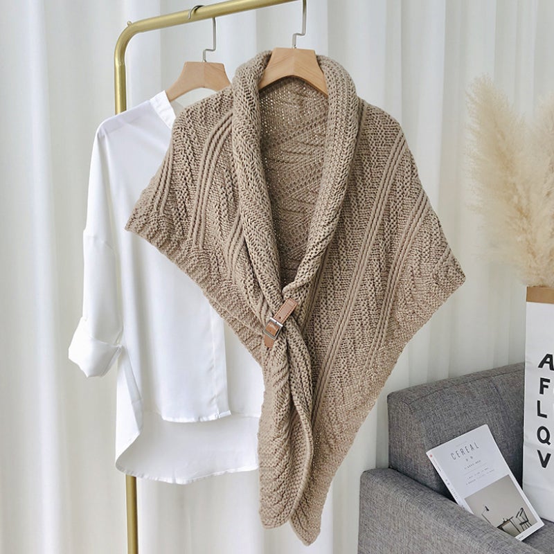BowLift | Triangular Knit Scarf with Leather Loop