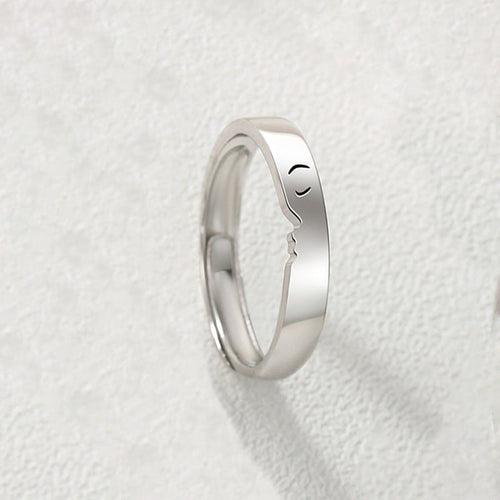 BowLift | Love at first kiss couple rings