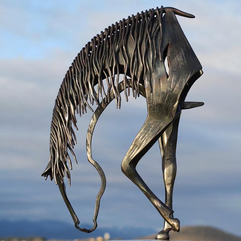 BowLift | Horse sculpture decoration