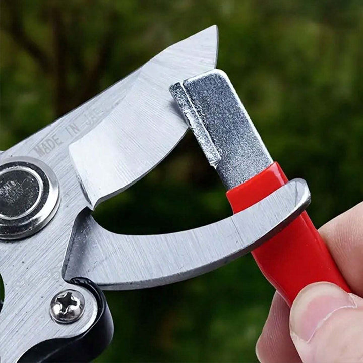 BowLift | Garden tool sharpener