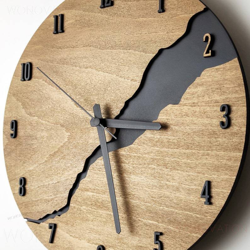 BowLift | RusticEdge – Unique wall clock with cracked wood surface and rustic elegance