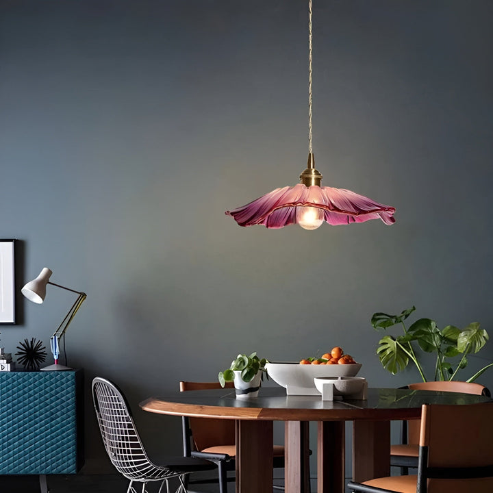 Hanging lamp with floral motif – Warm light & stylish design | For your home | Bowlift