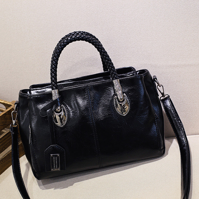 New handbags made of oil wax leather Boston, large tote bag made of soft leather | Bowlift