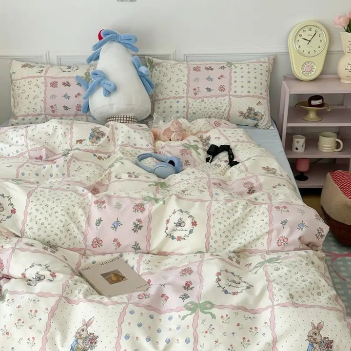 BowLift | Soft Floral Comforter Cover for Elegant Bedroom Decor