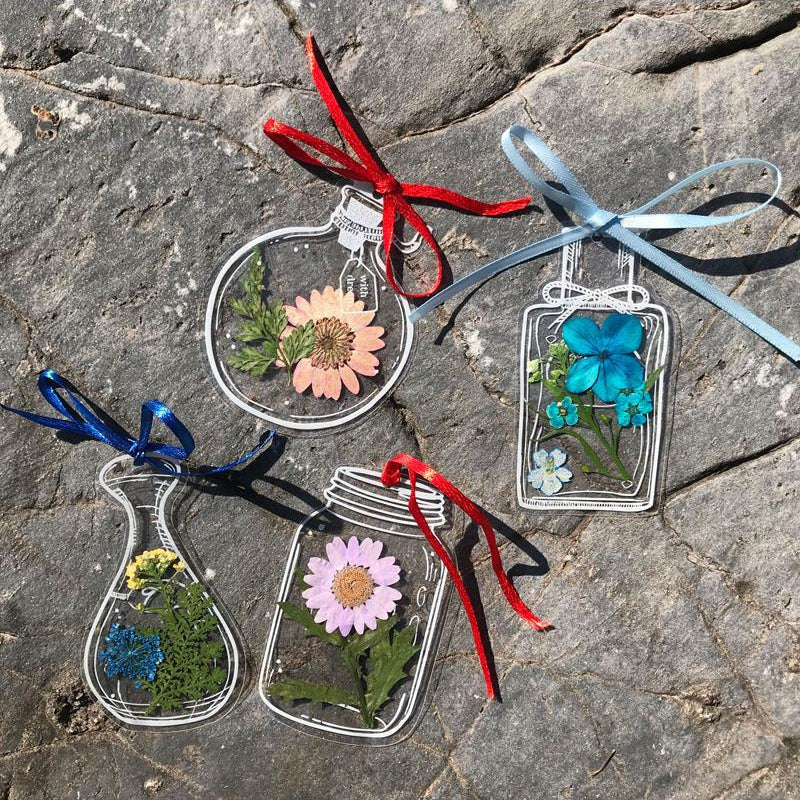 BowLift | Transparent dried flower bookmarks