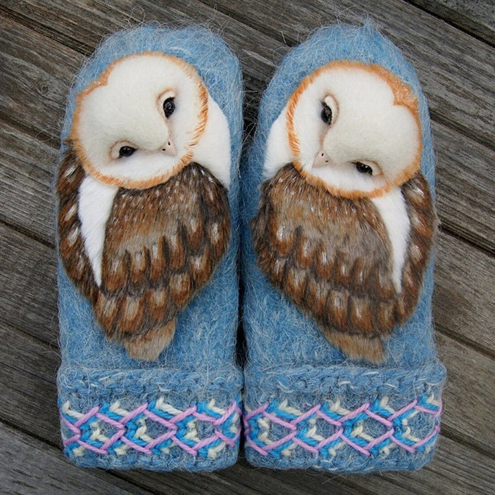 BowLift | Handknitted Nordic gloves made of wool with owls