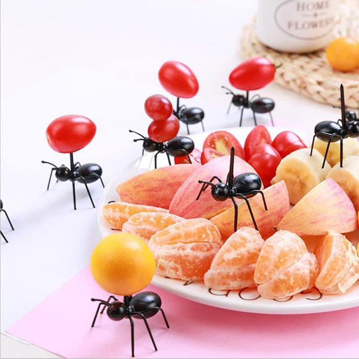BowLift | Busy Ants Move Fruit Fork