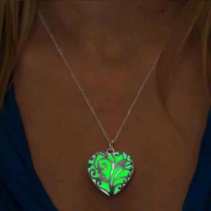 BowLift | Glowing Pendant - Shows Your Gorgeous Glow In The Dark