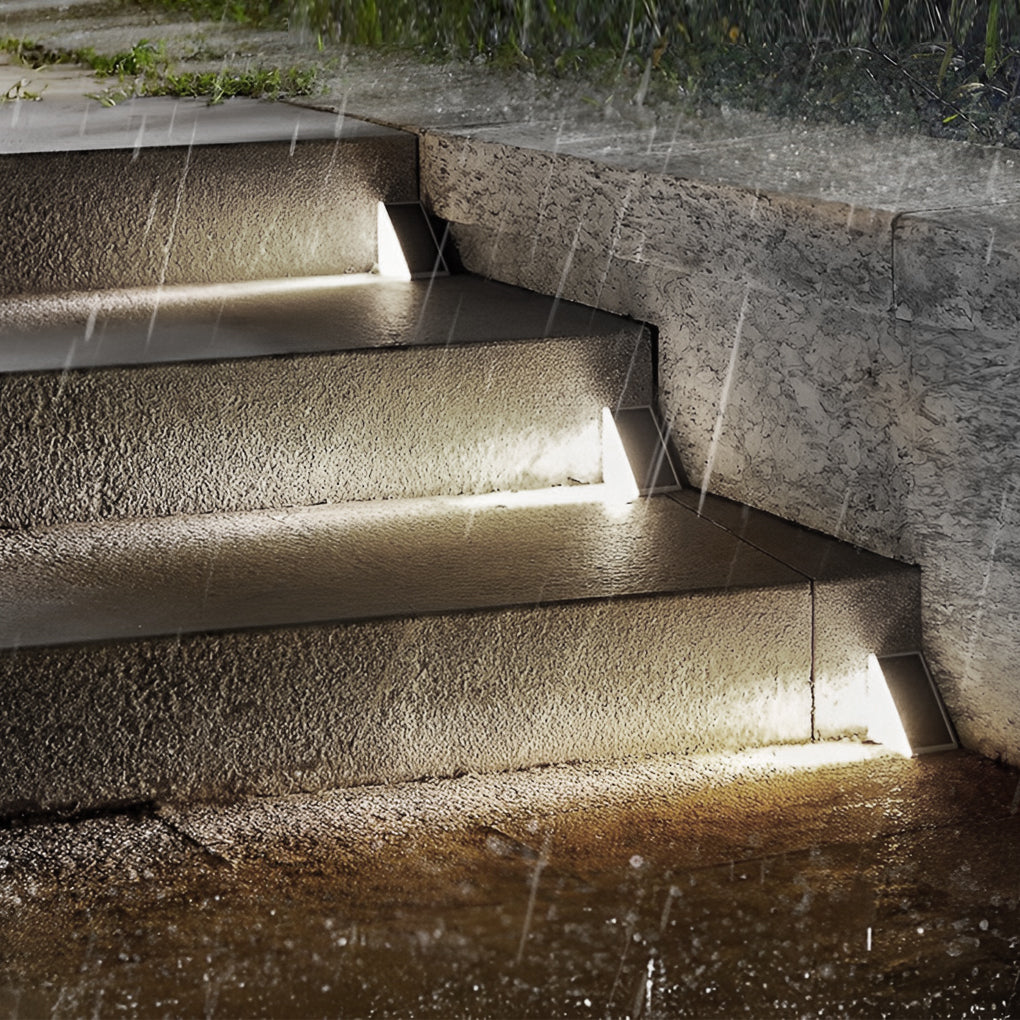 Triangular Intelligent Waterproof LED Solar Outdoor Step Lighting | Bowlift