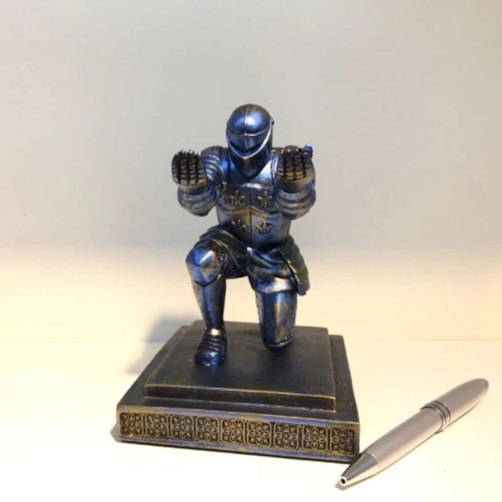 BowLift | knight pen holder