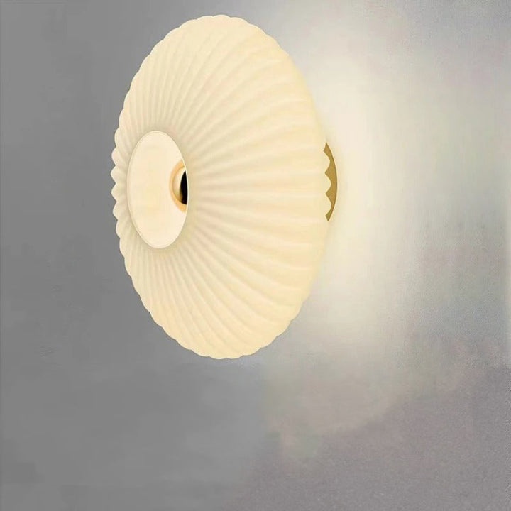 BowLift | Modern Wall Light Made of Glass