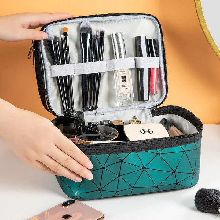BowLift | GlamVista - The ideal makeup pouch - Practical and stylish - Travel in style!