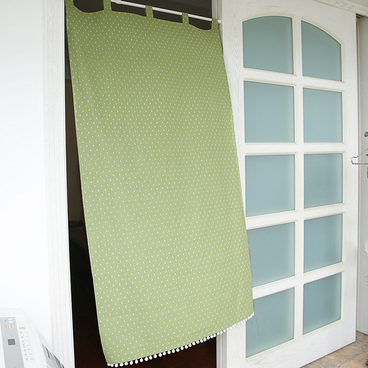 Light hamam towel with fine gingham check, hanging loops and fringes