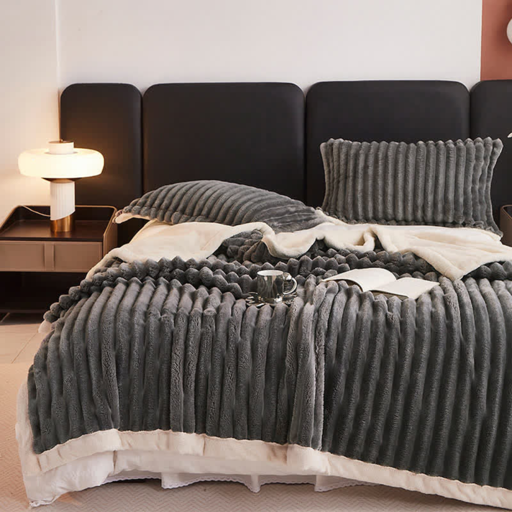 BowLift | Snuggly Faux Fur Fleece Blanket