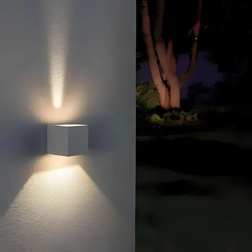 BowLift | Modern Black Aluminium Wall Light