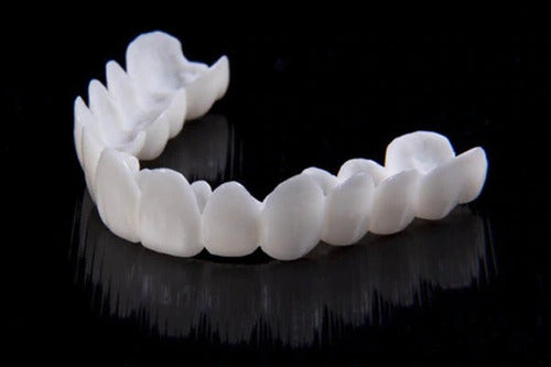Smile Lens – Adjustable White Denture for Instant Smile Correction | Bowlift