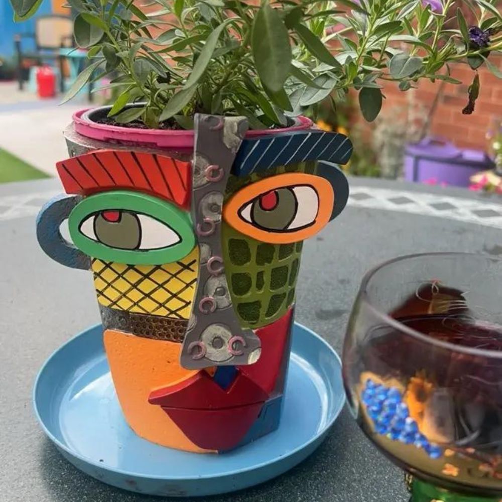 BowLift | Abstract Face Flower Pot