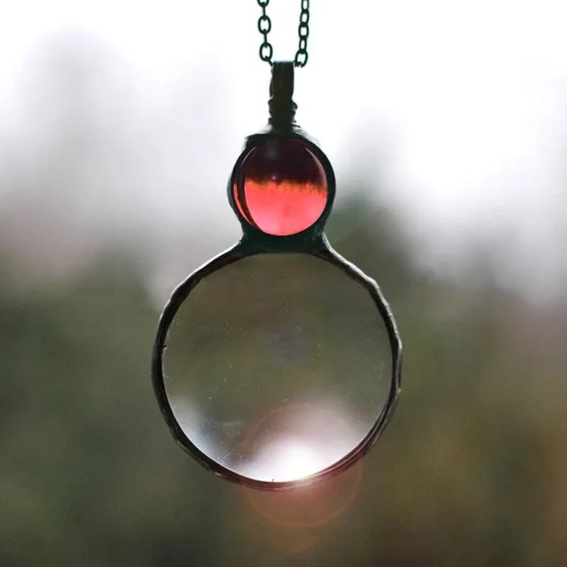 BowLift | Necklace with magnifying pendant