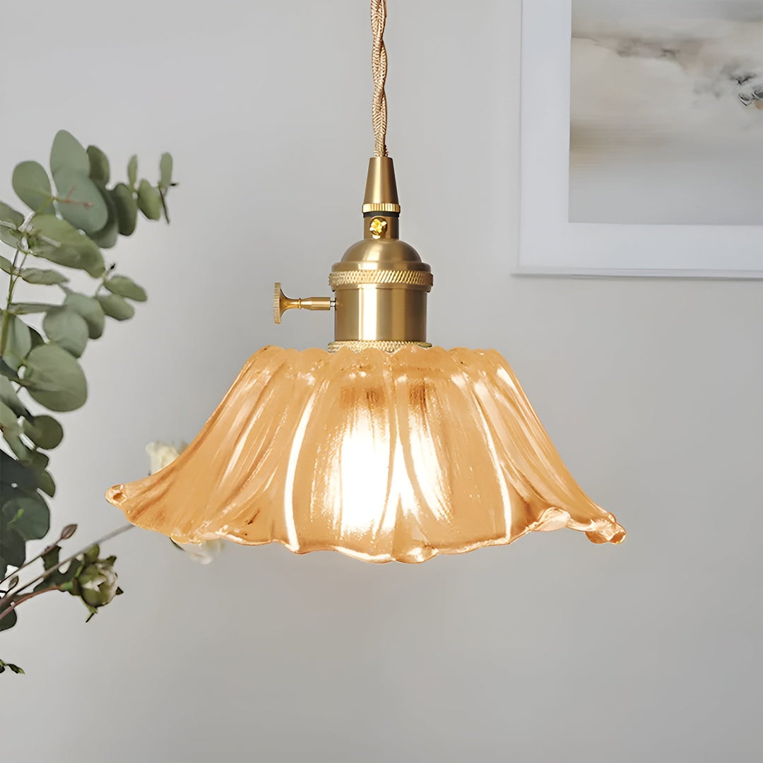 Hanging lamp with floral motif – Warm light & stylish design | For your home | Bowlift