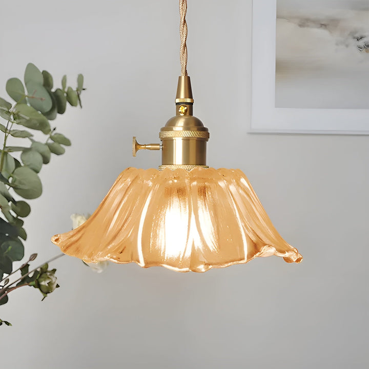 Hanging lamp with floral motif – Warm light & stylish design | For your home | Bowlift