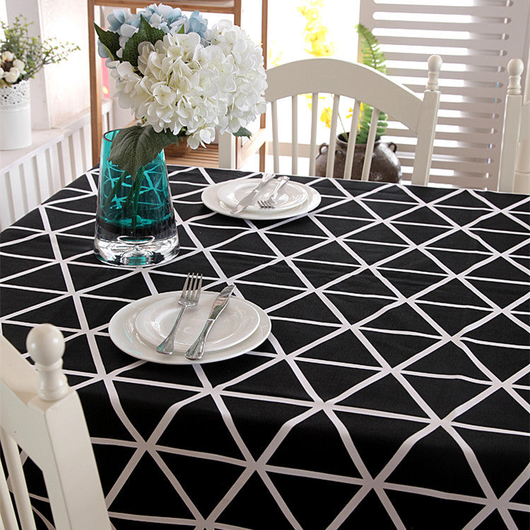 Elegant Geometric Pattern Tablecloth