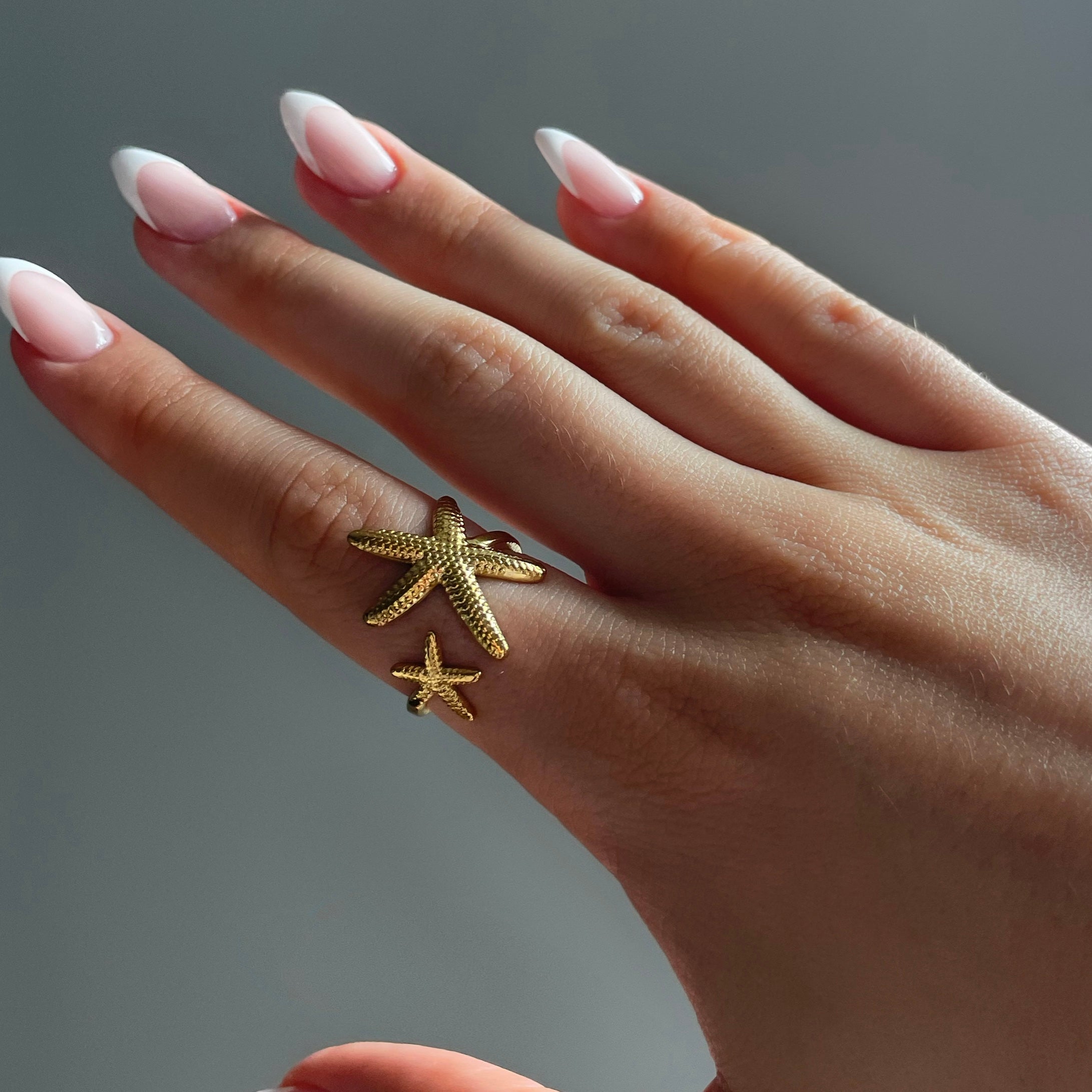 BowLift | Golden Starfish Ring – A Touch of the Sea for Your Look
