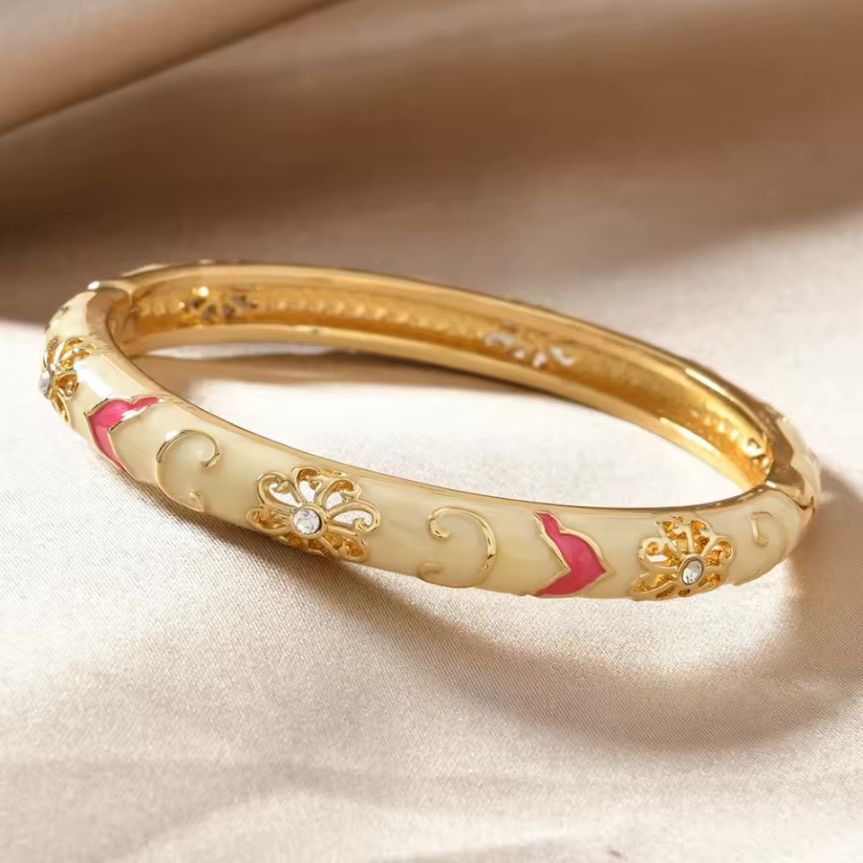 BowLift | 4pc Floral Accented Bangle Stack