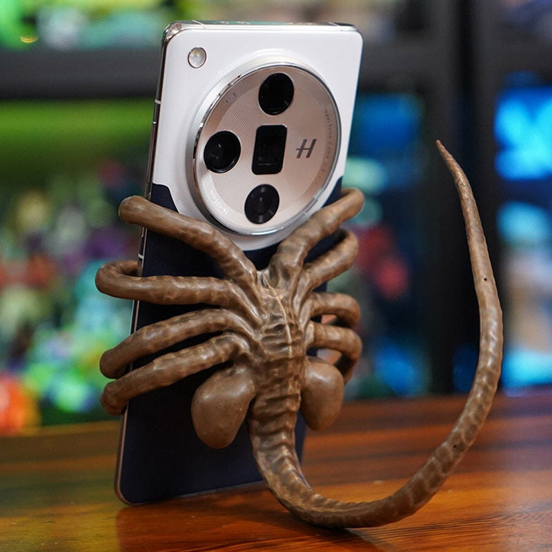 BowLift | Horrible Facehugger Phone Holder