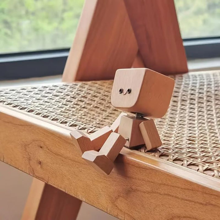 BowLift | Wooden puppet ornaments with changing expressions