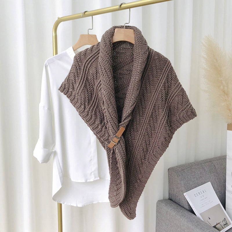 BowLift | Triangular Knit Scarf with Leather Loop