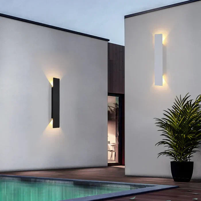StormGlow Light - Weatherproof LED Outdoor Wall Lamp | Bowlift
