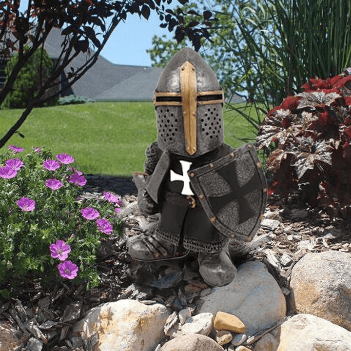 Little Knight Garden Guardian | Bowlift