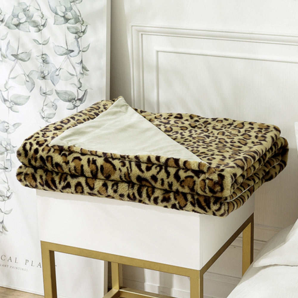 BowLift | Wild Elegance Leopard Print Blanket