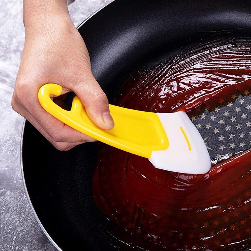 BowLift | Oil-resistant cleaning scraper