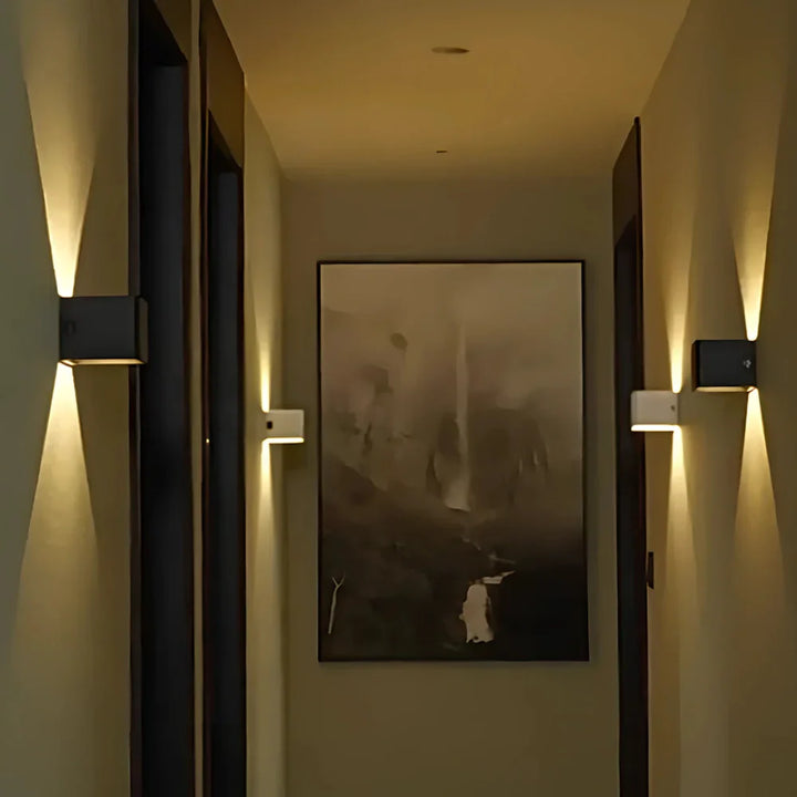 BowLift | Modern Black Aluminium Wall Light
