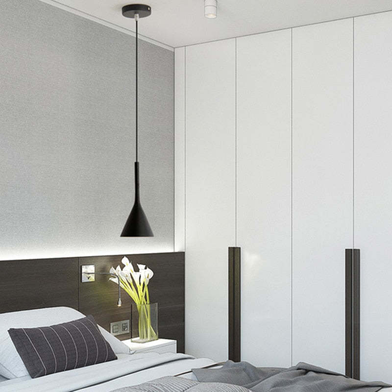 Modern Triangle Pendant Lamp - Trionda | Bowlift