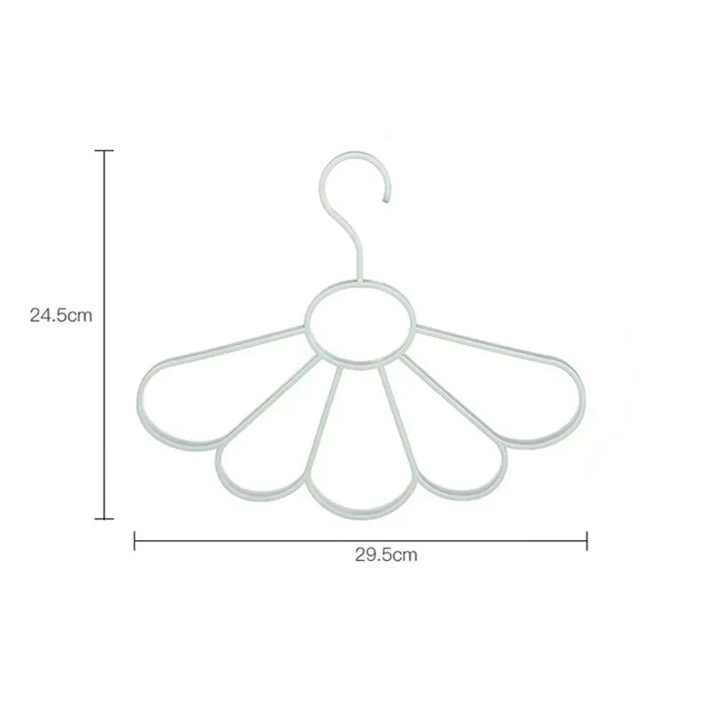 PETAL SHAPE CREATIVE SCARF HANGERS  Bowlift