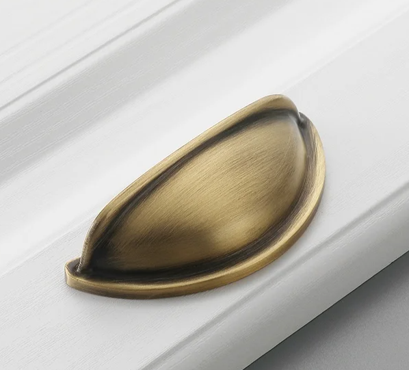 Bronvella ArcRetro Furniture Handle in Antique Copper Bowlift