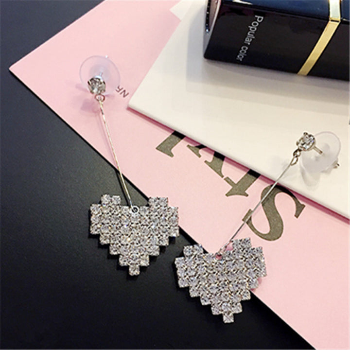 Heart-Shaped Dangle Earrings Bowlift
