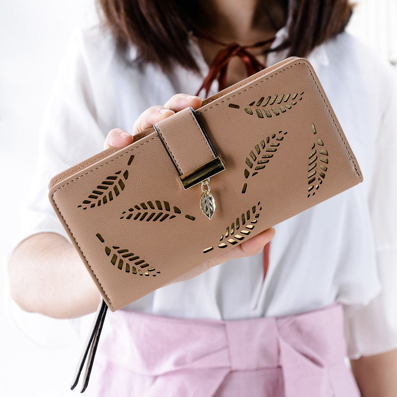 Ladies long wallet with leaf pattern | Bowlift