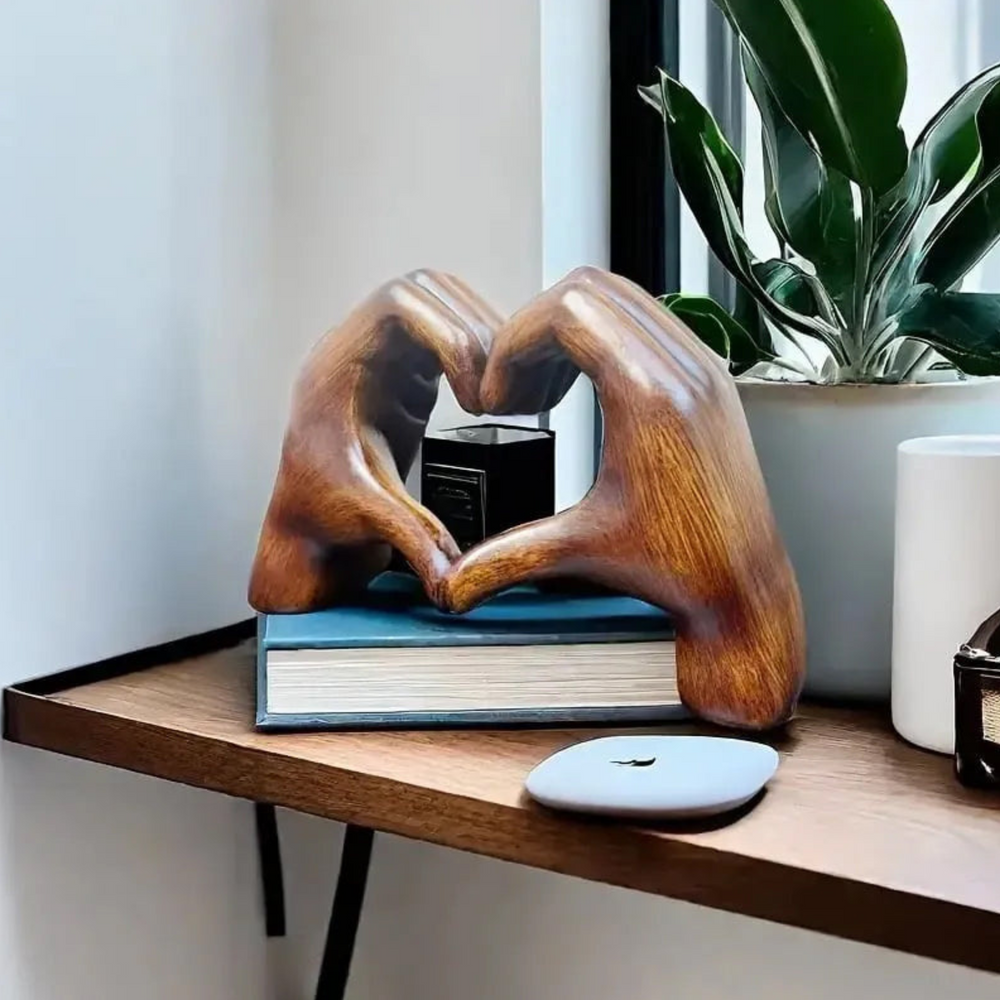 BowLift | WoodLove - Heart-Shaped Handicraft Made of Oak Wood