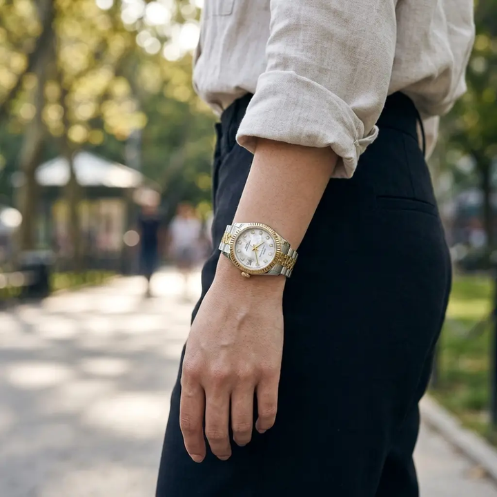 BowLift | Stainless Steel Wristwatch | Classic Design